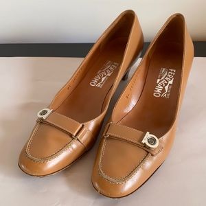 Ferragamo tan leather heels